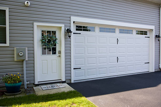 24/7 Emergency Garage Door Panel Replacement experts in Lakin, KS